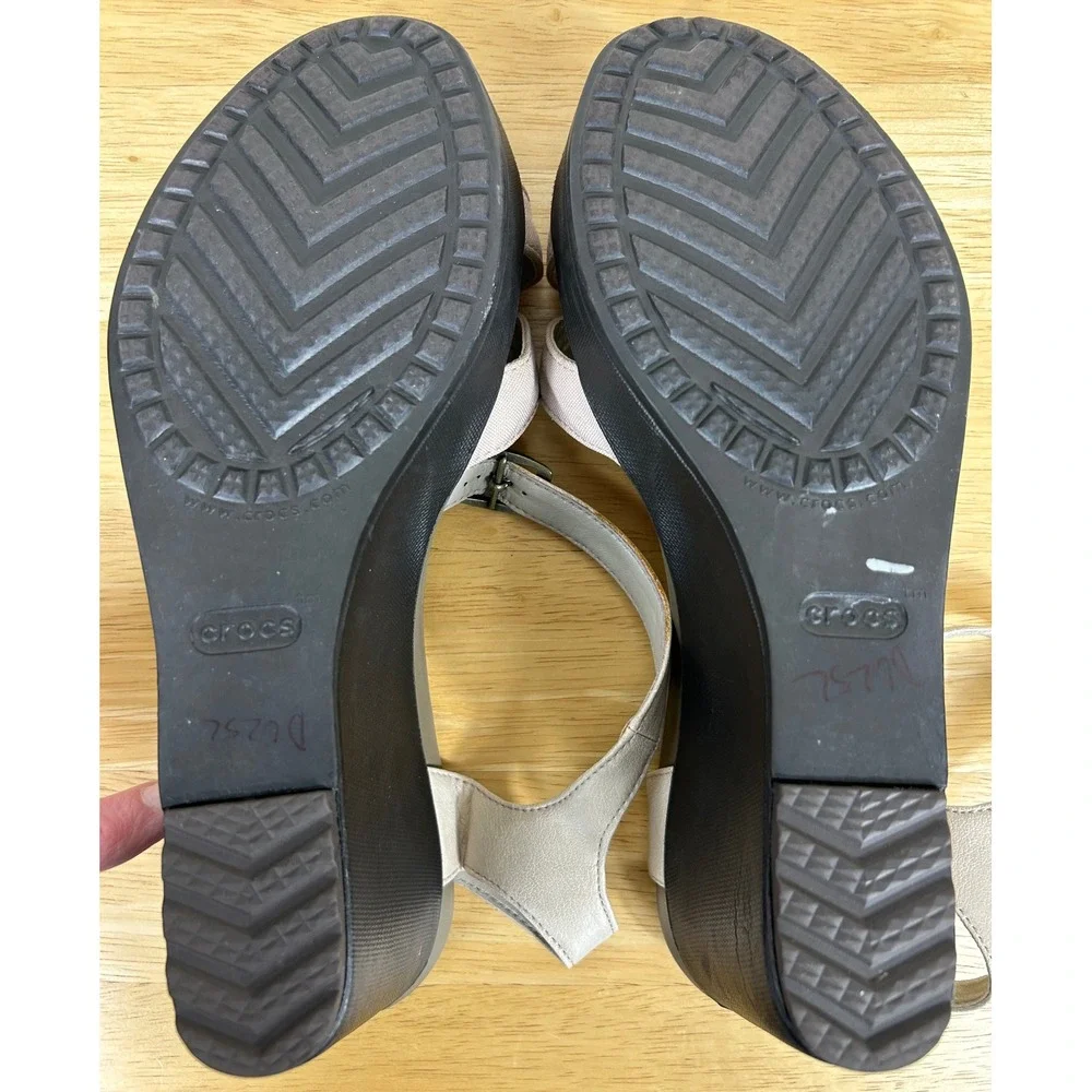 Crocs Leigh II Wedge Sandals Women 10 Taupe Ankle Strap Dual Comfort Neutral